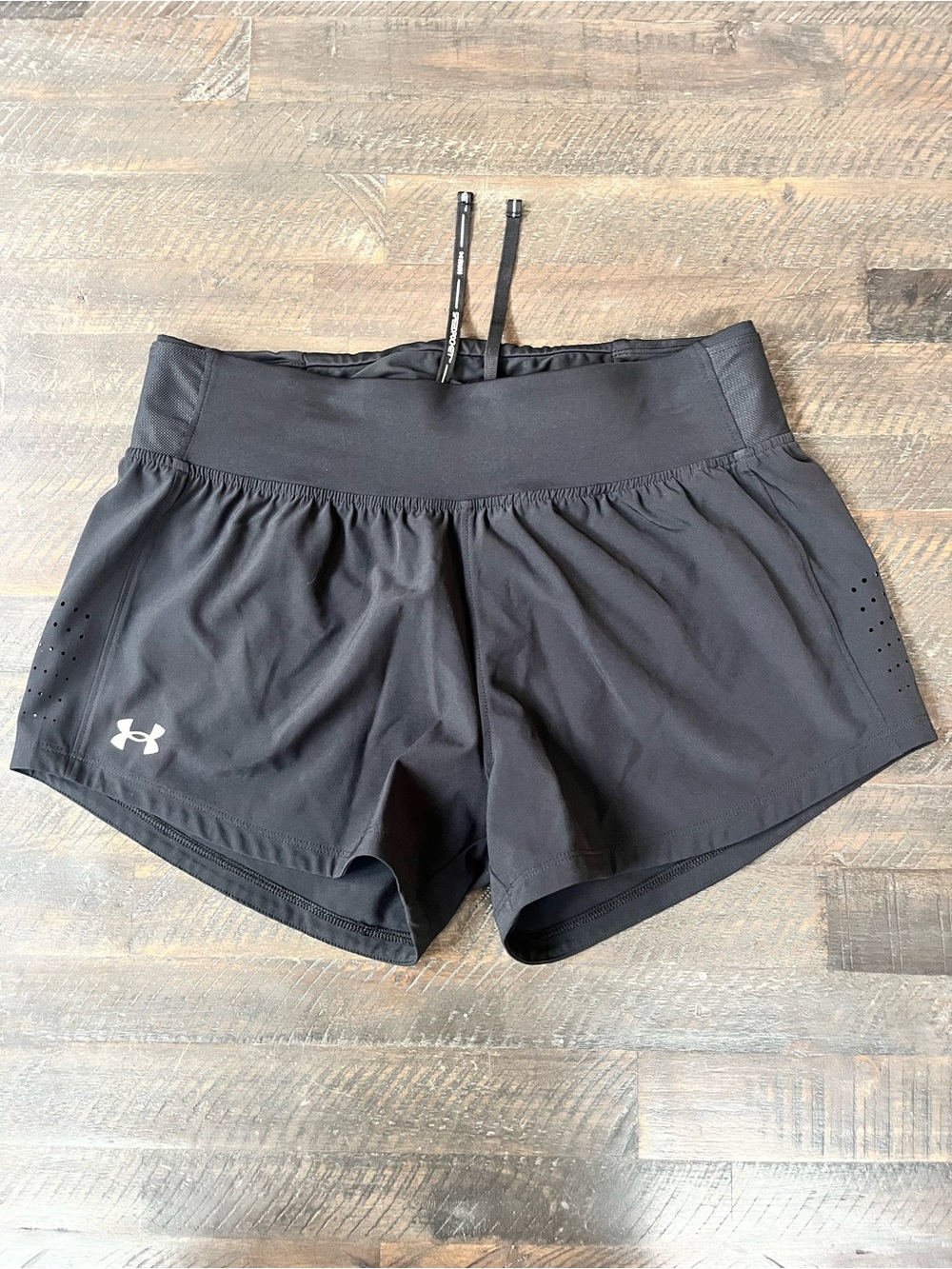 Under Armour Women’s Speedpocket Shorts Black Size Medium 3” Inseam